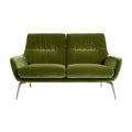 **Sofa dwuosobowy z zielonego aksamitu na metalowych nóżkach**